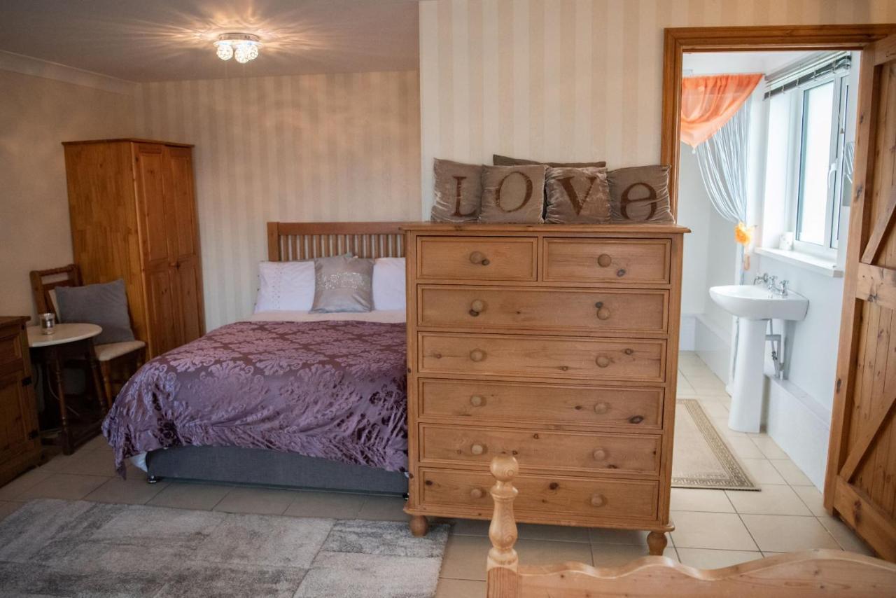 Hotel Pantysgyfarnog Near Carmarthenshire Pembrokeshire Extérieur photo
