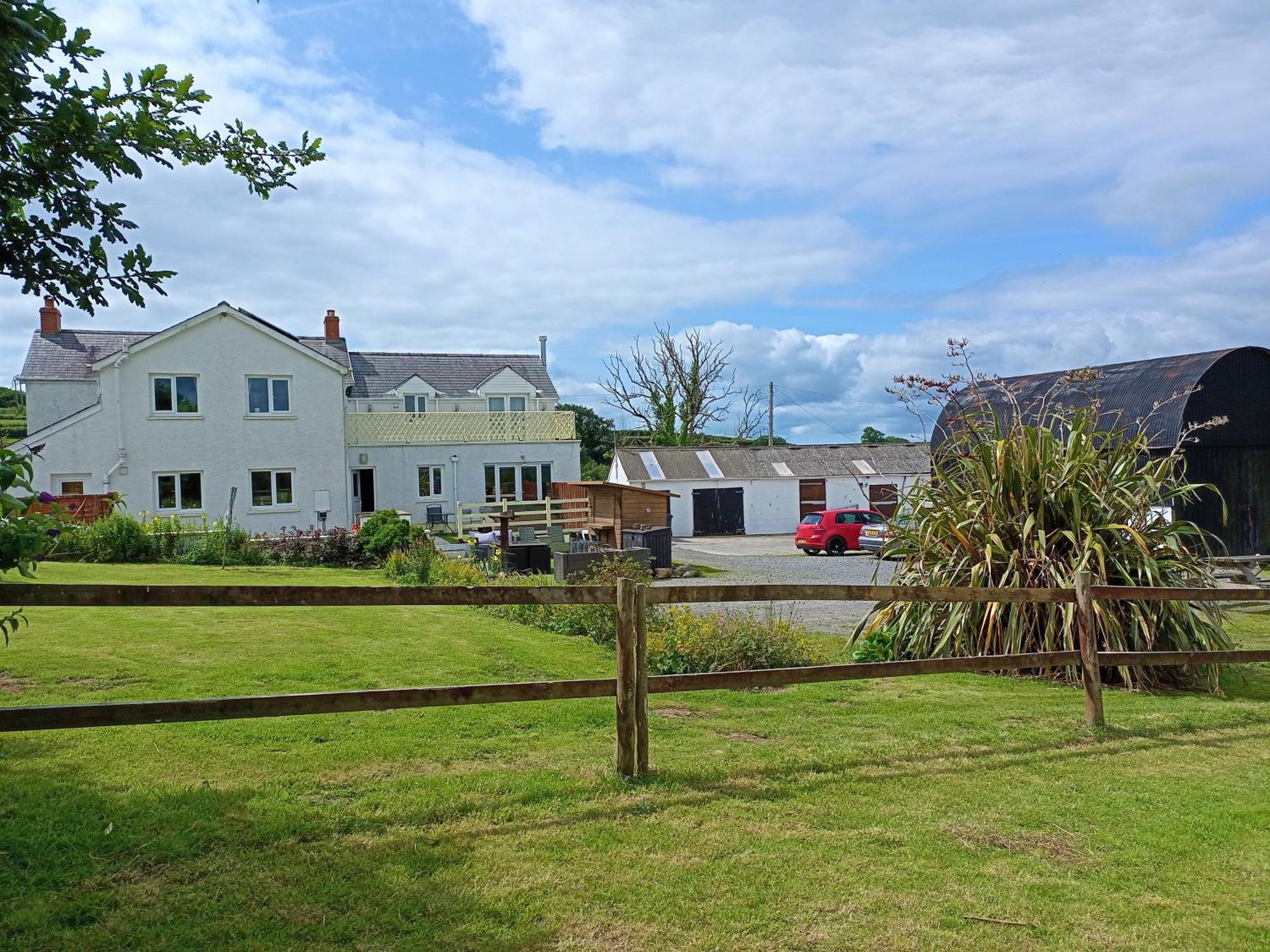 Hotel Pantysgyfarnog Near Carmarthenshire Pembrokeshire Extérieur photo