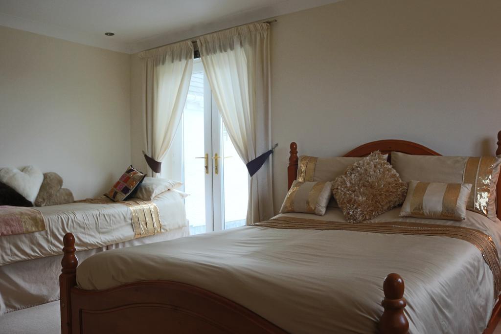 Hotel Pantysgyfarnog Near Carmarthenshire Pembrokeshire Extérieur photo
